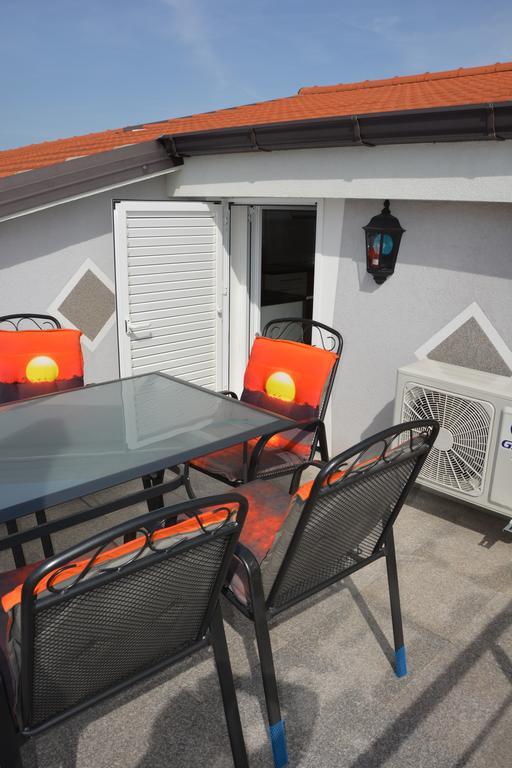 Apartments Petar & Anka Biograd Na Moru Ngoại thất bức ảnh